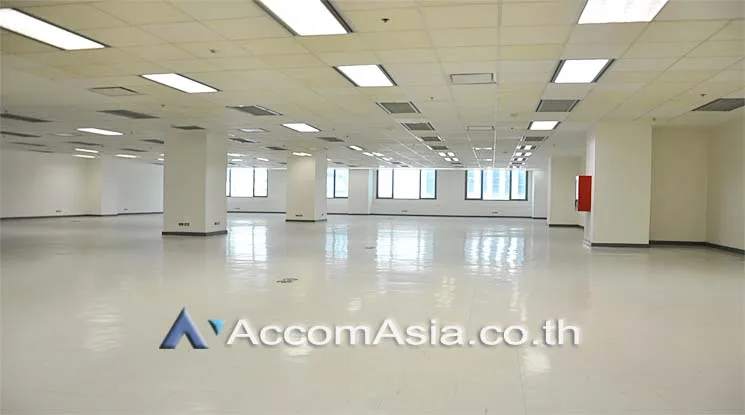 unit Office space For Rent in Ploenchit, Bangkok  near BTS Chitlom - BTS Ploenchit (AA10222)